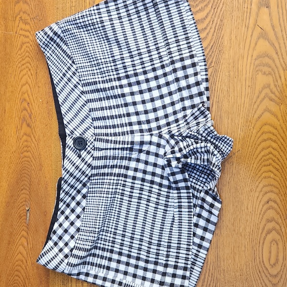 TEEN JUNIOR Girl, Sz M, Summer, Spring, Vacation, Plaid, Khaki, Jean Mini Shorts - Picture 3 of 7